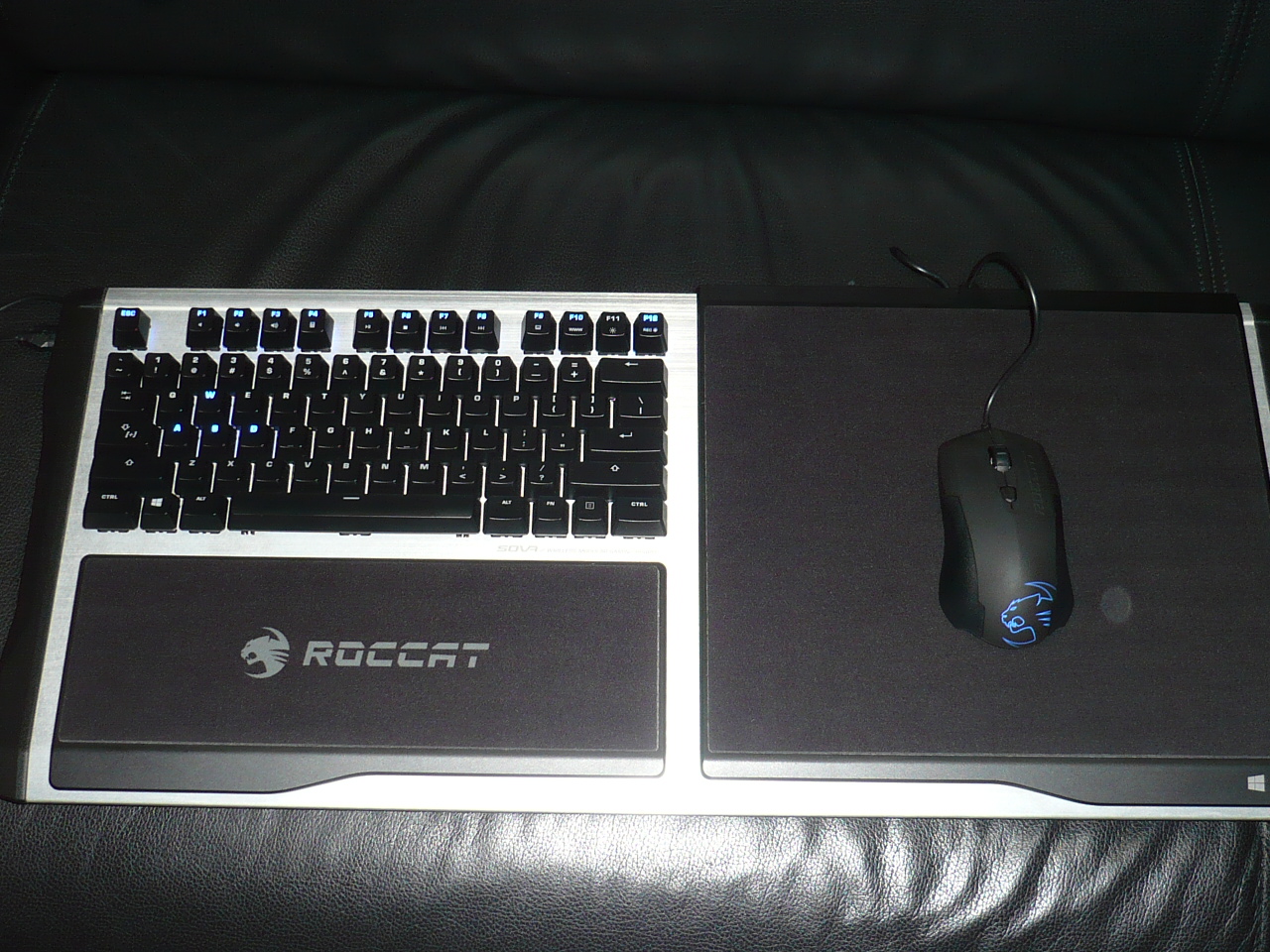 Roccat Sova : un clavier-tapis de souris pour gamer